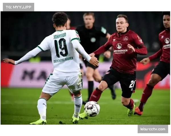 镜头下:柏林赫塔球迷在市政厅前集会,呼吁俱乐部改革 镜头下:柏林赫塔球迷在市政厅前集会,呼吁俱乐部改革